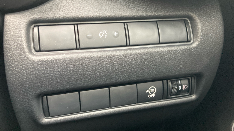 Nissan Juke 1.0 DiG-T N-Connecta 5dr Petrol Hatchback